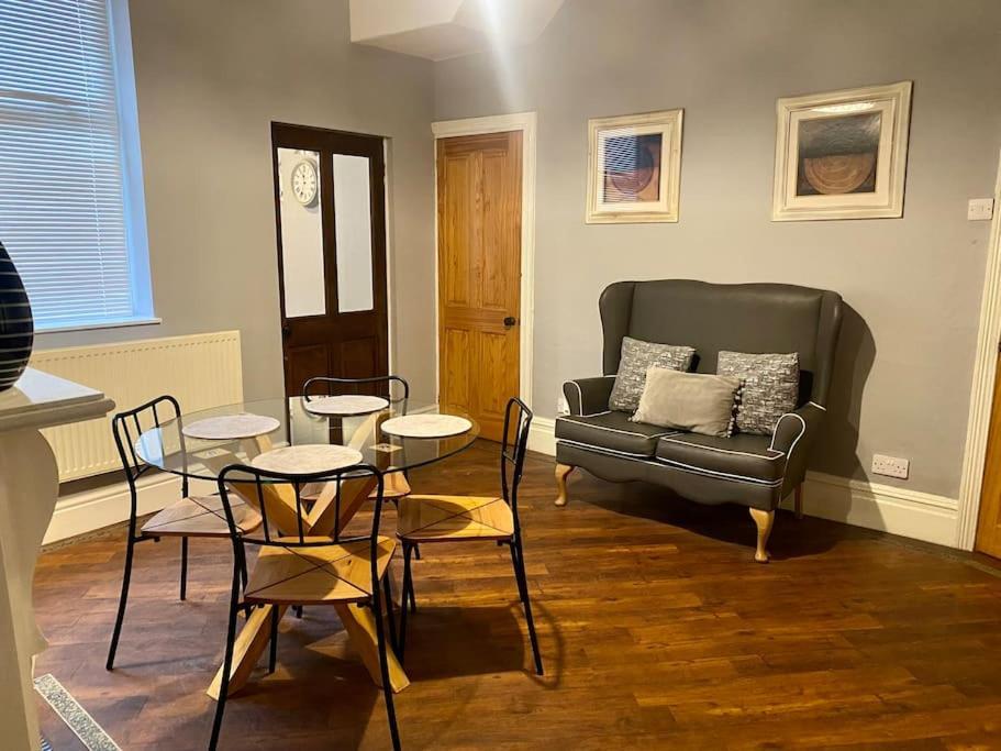 Spacious, Cosy 3 Bedroom House In Preston. Preston  Dış mekan fotoğraf